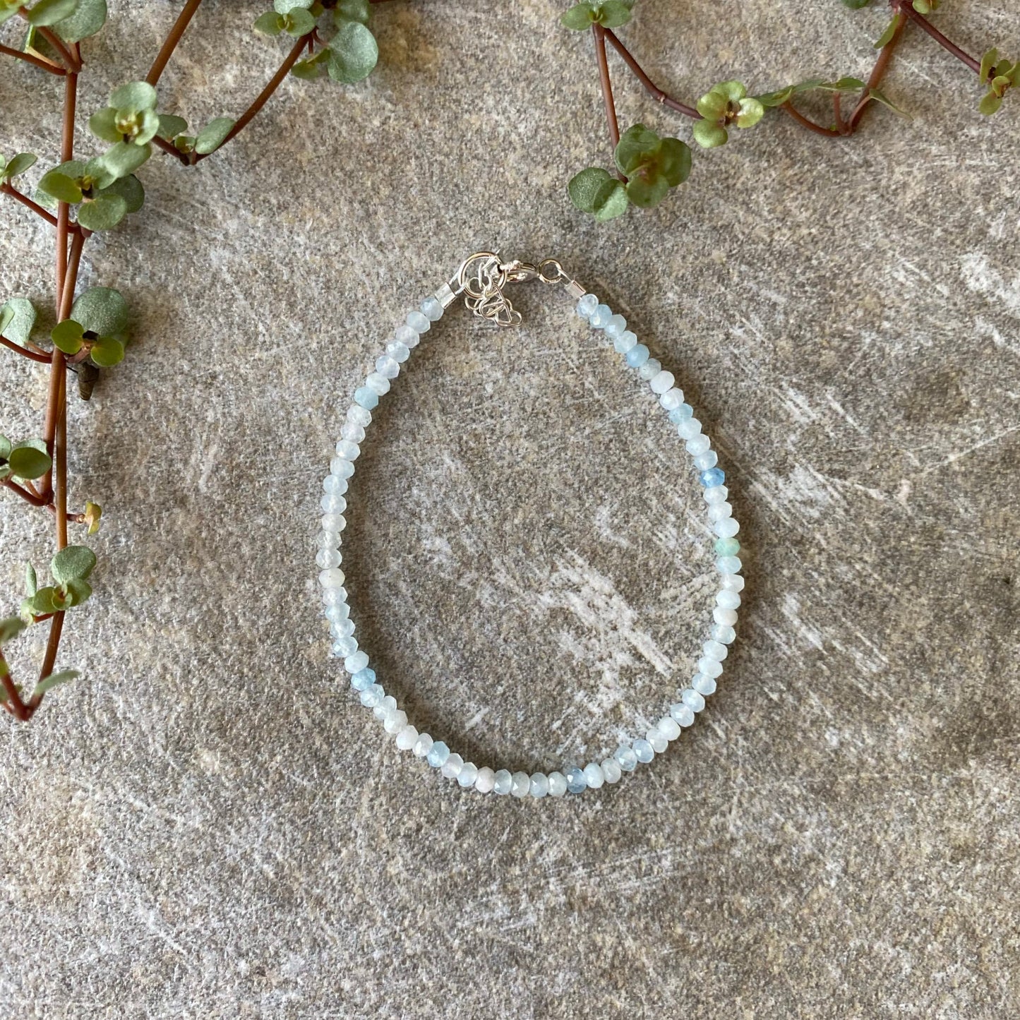 Soothing - Acvamarin - bratara cu cristale naturale fatetate si argint