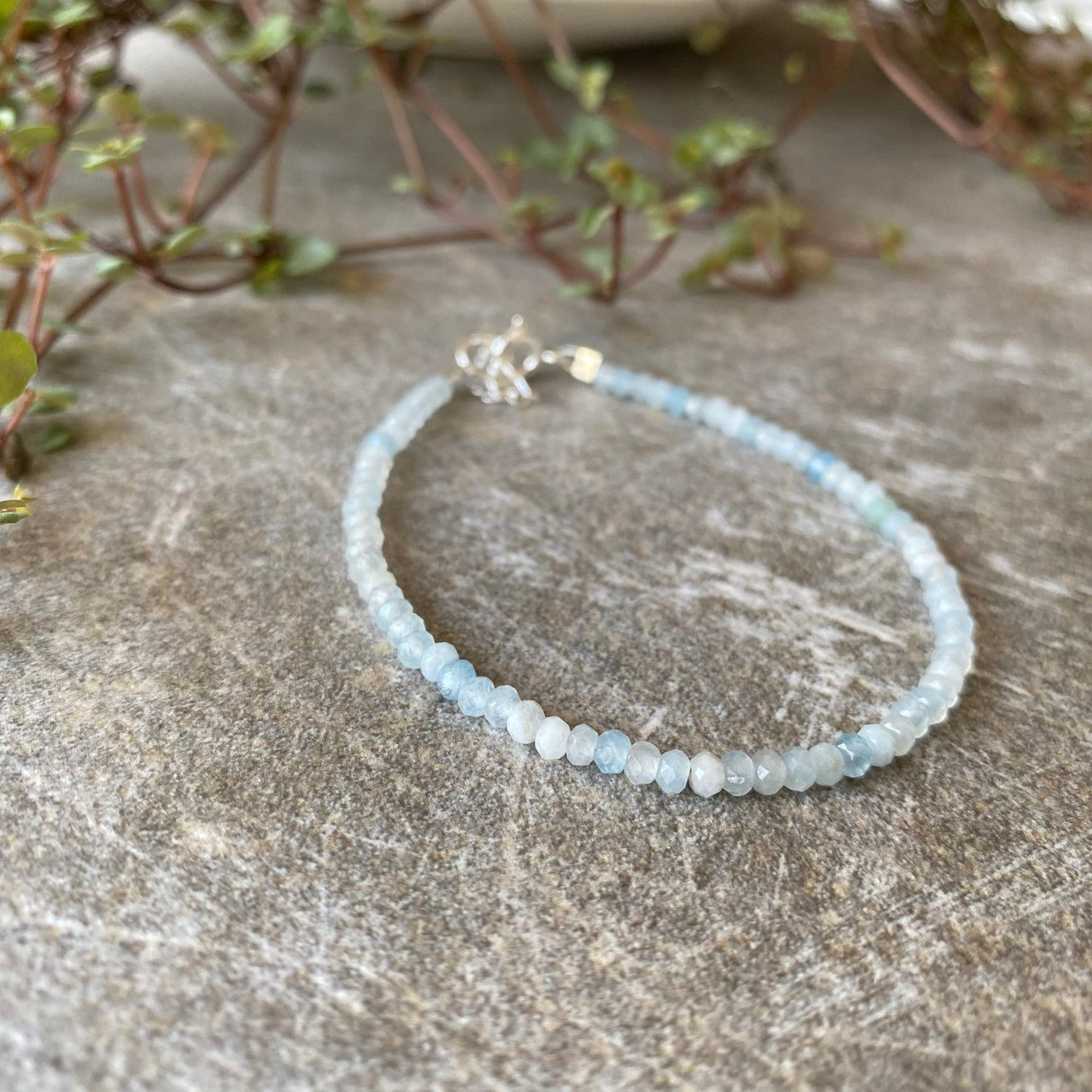 Soothing - Acvamarin - bratara cu cristale naturale fatetate si argint